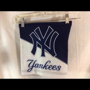 Cool NEW YORK YANKEES Blue White & Gray Pull String Face/Neck Warmer pre-owned